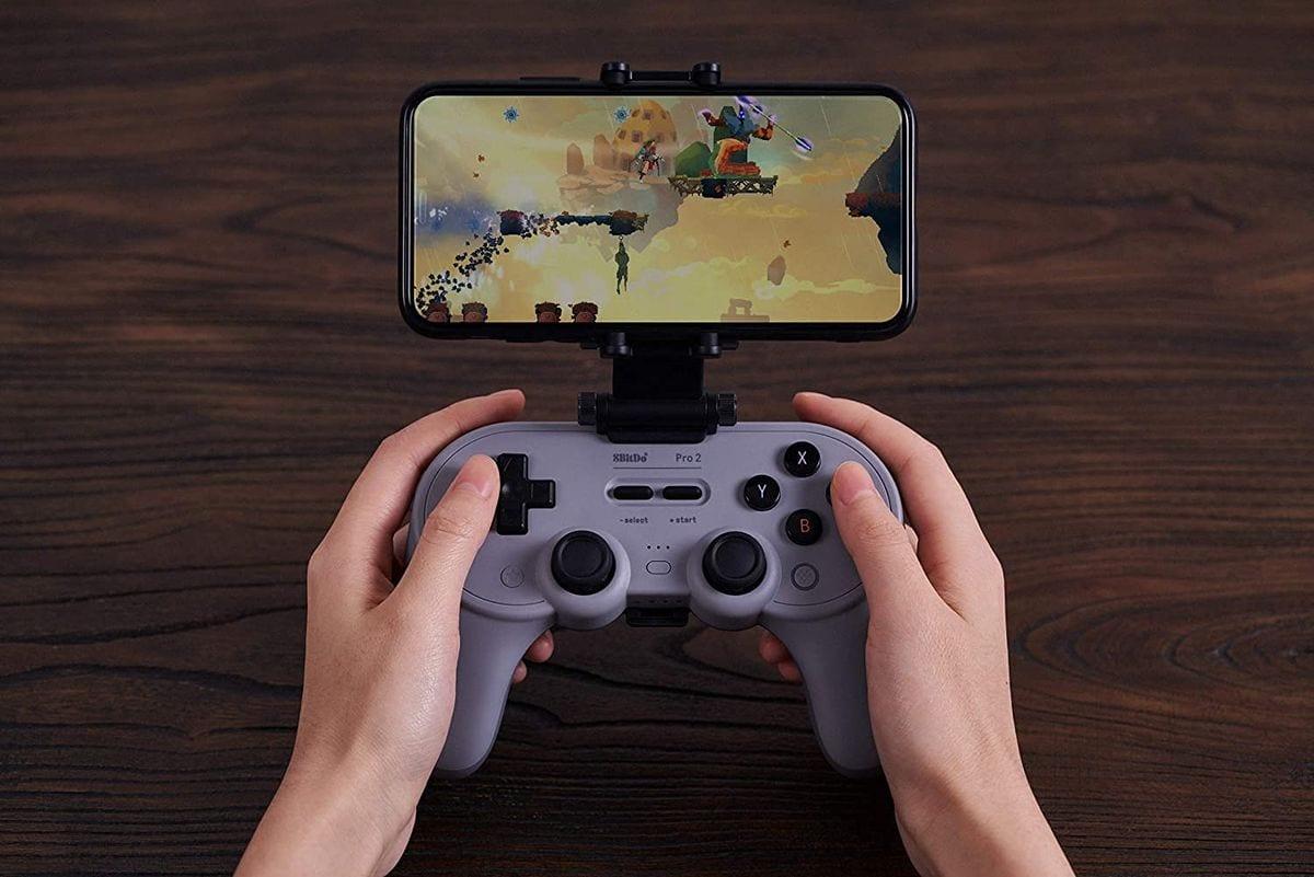 8BitDo Pro 2 Bluetooth Controller image 3