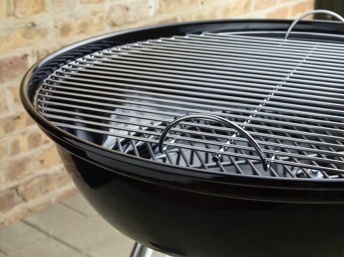 Weber Compact Kettle Charcoal Braai image 4